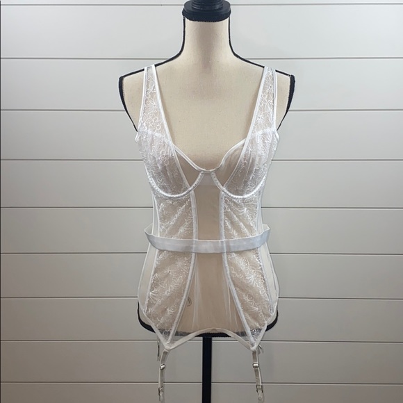 Victoria’s Secret Embellished Lace Merrywidow - Picture 4 of 8